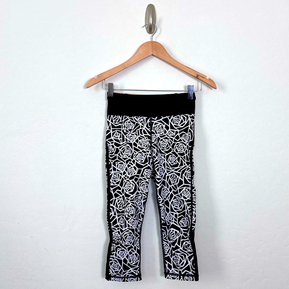 Lululemon Real Quick Crop Posey Black White